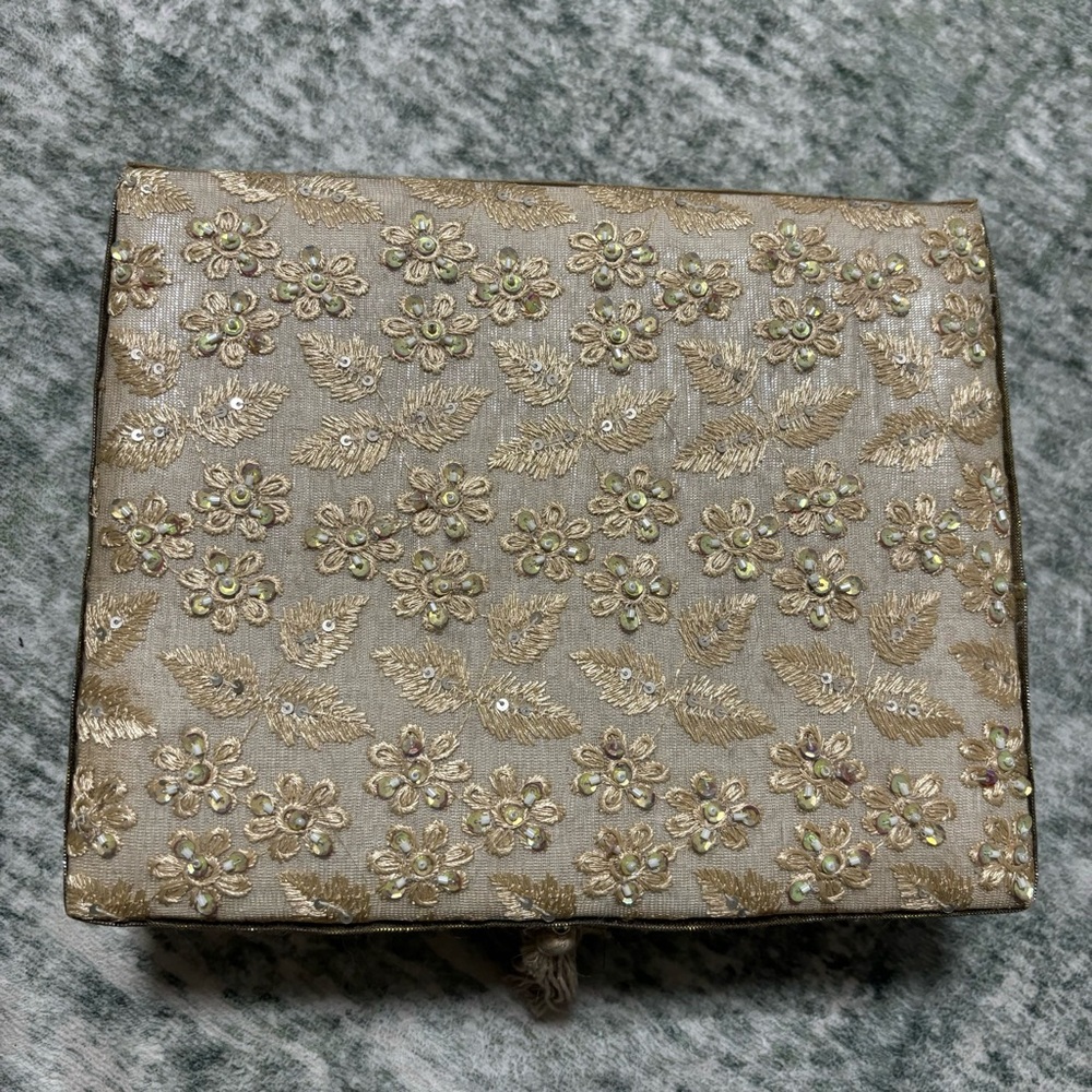 Jewelry box - Picture 2 of 5